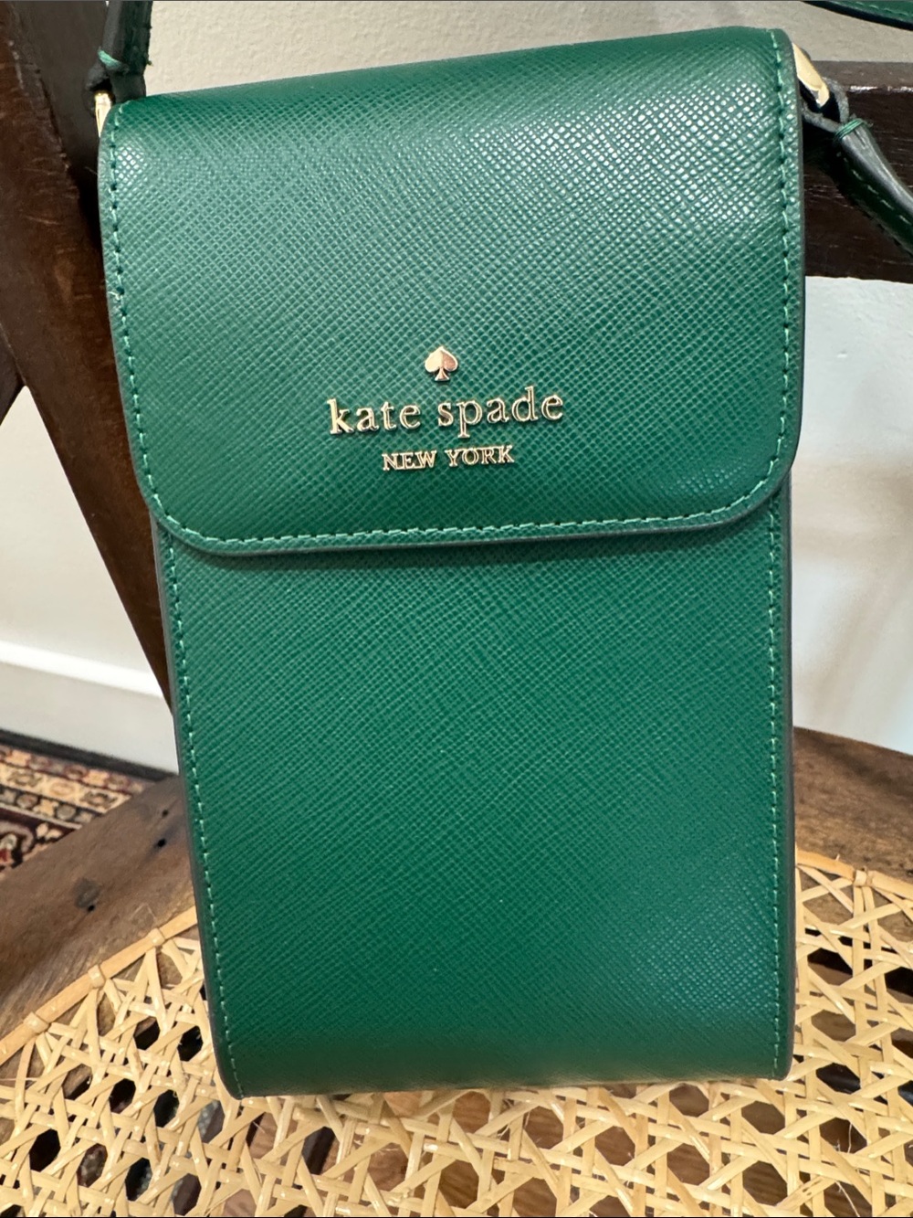 kate spade Emerald Green Leather Crossbody Phone Pouch - Picture 2 of 8